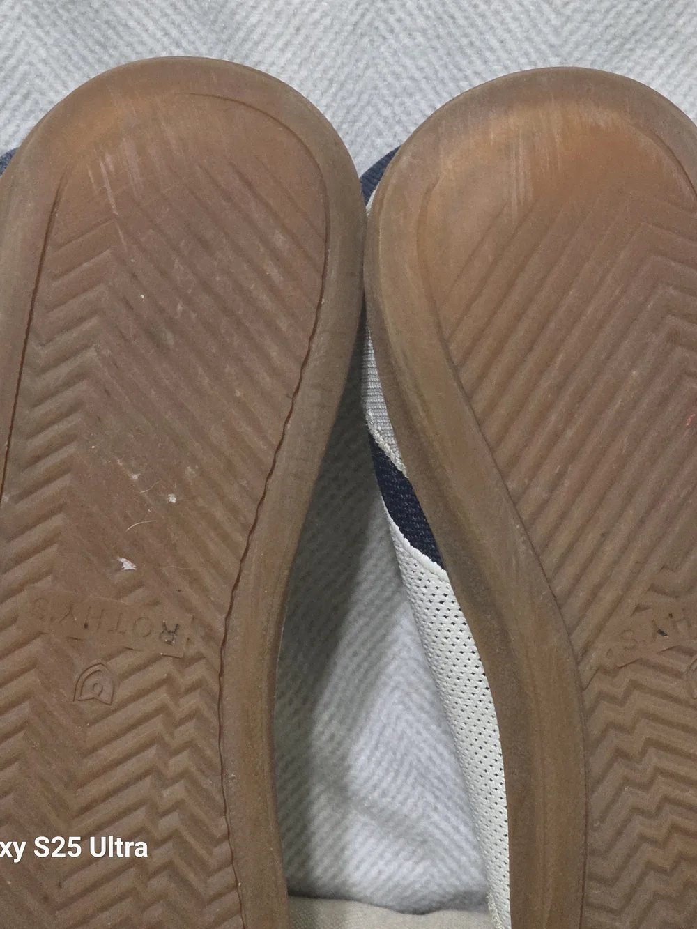 Rothy's Off-White Knit Sneakers with Gum Sole Used Size 9.5 Has Only Has One Lac